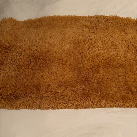 Celebrity Home Plush Throw Blanket - Picture 3 of 3